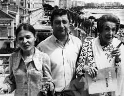 19 видео 205 просмотров обновлен 18 февр. Torocsik Mari Makk Karoly Es Darvas Lili A Szerelem Bemutatoja Utan Ami A Zsuri Kulondijat Nyerte Cannes Ban 1971 Foto Kini Historical Figures Historical