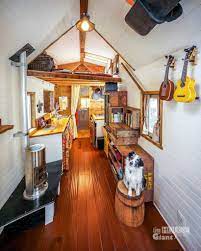 25 Malych Pribytku Ktere Naplno Vyuzily Prostoru Genialne Vymyslene Domovy Tiny House Interior Tiny Home Cost Tiny House Interior Design