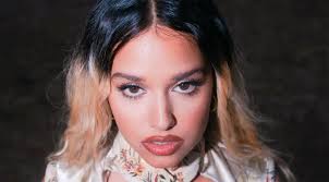 A who's who guide to Lana Del Rey's 'Did You Know That There's A Tunnel  Under Ocean Blvd'