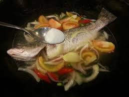 Titik serai dan masukkan ke dalam perut ikan. Resepi Ikan Siakap Stim Limau Sedap Simple Terbaek Sbs Resepi Tutorial Terbaek