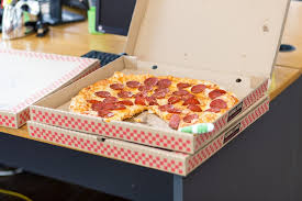 How many slices in a little caesars pizza. How Many Pizzas Should I Order Use Our Pizza Calculator