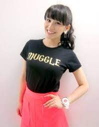 笑 場外乱闘 きれいな女性 女性 tシャツ