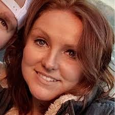 Robin Isaacs's Instagram, Twitter & Facebook