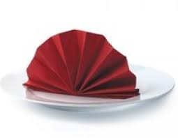 Wer servietten falten möchte, hat meist einen bestimmten anlass vor augen: Die Lilie Servietten Falten Ganz Einfach Ichkoche At