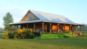 Beautiful Country Farmhouse With Wrap Around Porch Love It 3 Fill It With Rustic Decor From No Barn Style House Pole Barn House Plans Barn Homes Floor Plans