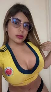 Nena Lee (@nena.lee05)