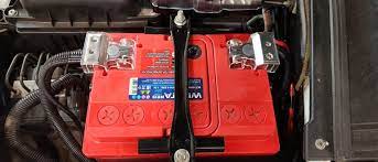 Generator akumulator membekalkan tenaga elektrik kepada pam udara di dalam kolam ikan. Terminal Positif Atau Negatif Pada Bateri Dipanaskan