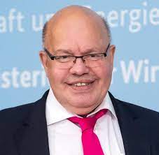 Peter altmaier (born 18 june 1958) is a german lawyer and politician (cdu) who has served as federal minister for economic affairs and energy since march . Peter Altmaier Gibt Nach Notarzt Einsatz Und Krankenhaus Entwarnung Welt