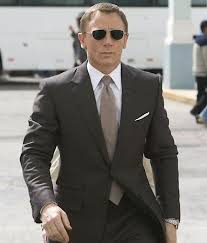 Daniel craig wearing a baracuta g4 style of the jacket as james bond in quantum of solace. Quantum Of Solace Archives Bamf Style
