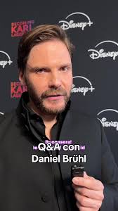 Domande & risposte con Daniel Brühl. ✨ #BecomingKarlLagerfeld è disponibile  ora su #DisneyPlus. #SerieTV #DaVedere #KarlLagerfeld #TVShow #DanielBruhl  #DietroLeQuinte #FashionTok #Anteprima ...