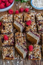Gesunde Himbeer Haferflocken Riegel Vegan Glutenfrei Mrs Flury In 2020 Gesunde Susse Snacks Leckere Vegane Rezepte Vegane Desserts