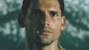 Just rewatched "Black Hawk Down" and never noticed how this cast was  stacked with young talent. I also didn't notice how many non American  actors were playing US soldiers with bad American