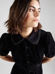 Valerie Cerna's Instagram, Twitter & Facebook