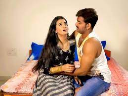 Bhojpuri SEXY Holi video: Akshara Singh, Pawan Singh's old romantic song  'Tani Fere Di Balam Ji' goes VIRAL