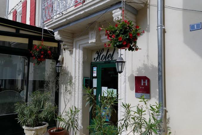 Hotel Du Commerce Pont-Saint-Esprit, France - book now, 2026 prices