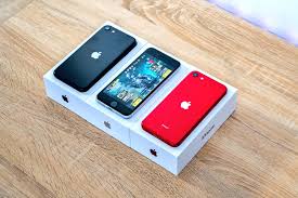 Video on how to take apart the iphone se for any repairs.tool set: Booredatwork On Twitter Fyi Giveaway Time Giving Away Three Iphone Se Open To All Worldwide Good Luck Enter Here Https T Co Hl9lgcteph Iphonese2020 Iphonese2 Iphonese Https T Co Iturc0f5rj