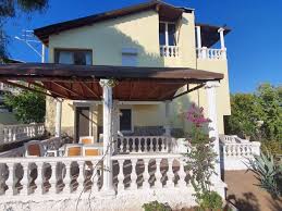 Wo nun der beste ort ist, um eine meerblick immobilie auf mallorca zu kaufen, hängt von verschiedenen faktoren ab. Villa Mit Meerblick In Foca Zu Verkaufen Izmir Turkei Ptr0214