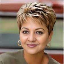 Good hair stylist for balayage I've only had box dye and want a change  maybe something like this inspo but also open to leaving it up to the  stylist I have thin