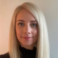 Julie Trimmer's Instagram, Twitter & Facebook