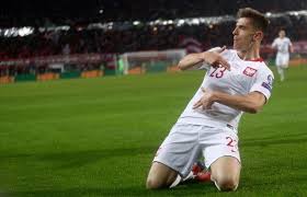 Gol na 1:0 z portugalią (2018). Krzysztof Piatek Podjal Wyzwanie W Bottle Cap Challenge Zrobil To Jak Rasowy Rewolwerowiec Film Express Ilustrowany