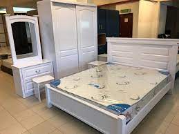 Set bilik tidur putih desainrumahid com. Nak Cari Set Bilik Tidur Putih Kuantan Modern Furniture Facebook