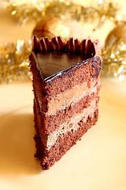 Tort De Ciocolata Cu Crema De Ciocolata Retete Laura Adamache Yummy Food Dessert Desserts Delicious Desserts