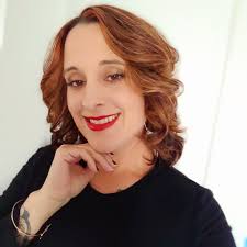 Monday's are for Courage Everyday is for courage but our Monday's are spent  listening to this amazing podcast by our co founder Nikki Have you  listened? What's your favorite episode? 🔗 in