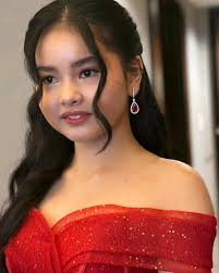 Happy 17th birthday to actress