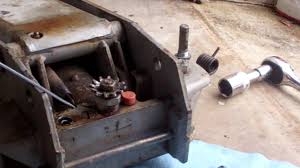 How To Repair A Floor Jack That Leaks Fluid Youtube