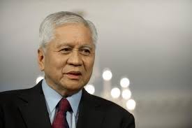We lost panatag (scarborough) shoal, just 124 nautical miles off zambales, because of their huge blunder. Del Rosario Philippines Ex Top Diplomat Denied Entry To Hong Kong Philstar Com