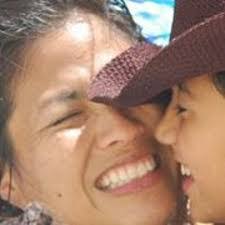 Laura Launer's Instagram, Twitter & Facebook