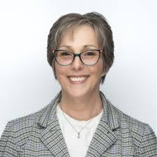 ✨ The NNA is proud to announce Amber Gist, founder of The Notary Training  Hub, as the 2024 Influencer of the Year! As an entrepreneur and educator,  Amber empowers aspiring Notaries with