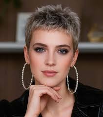 Does short hair make my ears look big?