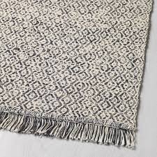 Unsere neuen teppiche sind diesen monat nicht nur hingucker für deinen fußboden, sie sind obendrein auch aus naturmaterialien wie wolle oder baumwolle gefertigt. Rorkar Teppich Flach Gewebt Schwarz Natur 80x150 Cm Ikea Osterreich