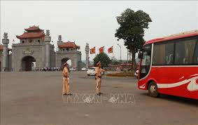 Trong kho tàng di sản văn hóa của dân tộc việt nam, ngày giỗ tổ hùng vương hằng năm là ngày lễ trọng đại mang bản sắc văn hóa sâu sắc và độc đáo của dân tộc việt nam, thể hiện đạo lý uống nước nhớ nguồn tưởng nhớ và biết ơn công đức các vua hùng đã có công dựng. Phu Thá» Báº£o Ä'áº£m An Ninh Tráº­t Tá»± An Toan Giao Thong Dá»‹p Giá»— Tá»• Hung VÆ°Æ¡ng NÄƒm 2019 áº£nh Thá»i Sá»± Trong NÆ°á»›c Ná»™i Chinh Ngoáº¡i Giao