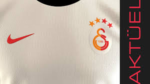 Mar 30, 2020 · steaua bükreş forması giyen rumen futbolcu olimpiu morutan, ülkesinde verdiği röportajda galatasaray'da oynamak istediğini söyledi. Galatasaray 21 22 Yeni Sezon Formalari Ilk Bilgiler Sizdi Formacast Aktuel Youtube