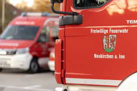 In neukirchen gab es diesmal zwar keinen hagel, dafür wurde durch die … Diese Webseite Verwendet Cookies Wenn Sie Durch Unsere Seiten Surfen Erklaren Sie Sich Hiermit Einverstanden Startseite Aktive Wehr Mannschaft Und Fuhrung Fahrzeuge Und Unterbringung Schutzbereich Und Losch Wasser Versorgung Ausbildung