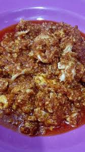 Setelah pecah minyak, masukkan air asam jawa, garam dan gula secukup rasa. Saya Suka Masak Sambal Telur Hancur Je Dinner Mlm Ni Facebook