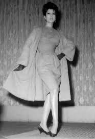 رجاء الجداوى فى عرض ازياء عام ١٩٦٣ egyptian actress greek statue egyptian