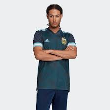 Así será la nueva camiseta de la selección argentina 2020/21. Adidas Presenta La Camiseta Suplente De Argentina Inspirada En Los Glaciares Del Pais La Jugada Financiera