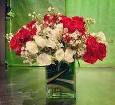 Bluehost inc (utah, provo) is de locatie van de apache server. Custom Arrangement Of Red Roses White Spray Roses White Wax Flower By Richard Salome Flowers Inc