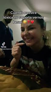 Ojo la reacción de #coco CHANCLETA 🤣 cuando nos besamos 🫦💋 mi tóxica no  soporto…