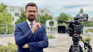 Před 11 lety se stal tomáš drahoňovský nejmladším moderátorem hlavních. Z Ceske Televize Odchazi Moderator Tomas Drahonovsky Bude Delat Manazera V Plzenskem Prazdroji Media Lidovky Cz