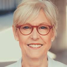 Barbara Bott's Instagram, Twitter & Facebook