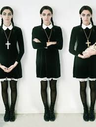 15 Diy 90s Movie Character Halloween Costume Ideas For Girls Gurl Com Halloween Costumes Movie Character Halloween Costumes Costumes