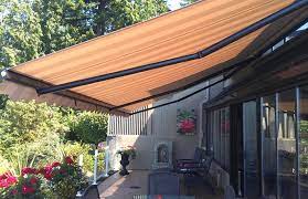 Adalia X3m Overlooking The Water Rolltec Retractable Awnings Toronto Ontario Canada Retractable Awning Awning Residential