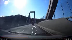 È stato realizzato in questo modo per vedere che sta corrispondo ai videi reale esistenti !!!!. Ecco La Crepa Su Ponte Morandi Due Giorni Prima Del Crollo Video Ilgiornale It
