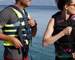While paddleboarding in nothing but your bathing suit may look cool and is a great way to beat the heat, this is not a great way to stay safe while on the water. Personal Flotation Device Options For Stand Up Paddleboarders Pro Tips By Dick S Sporting Goods