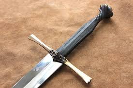 A brief description of the manhwa spirit sword sovereign: 1322 Medieval Weapon The Sovereign Sword Arming Sword Sword Swords Medieval