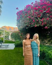 meetexecmonday is back🥳! Introducing our VP of Membership, Beth Kelsch.  Beth is a third year from Saint Simons Island, GA and is getting her B.S.  in Biology and B.S. in Psychology. Beth